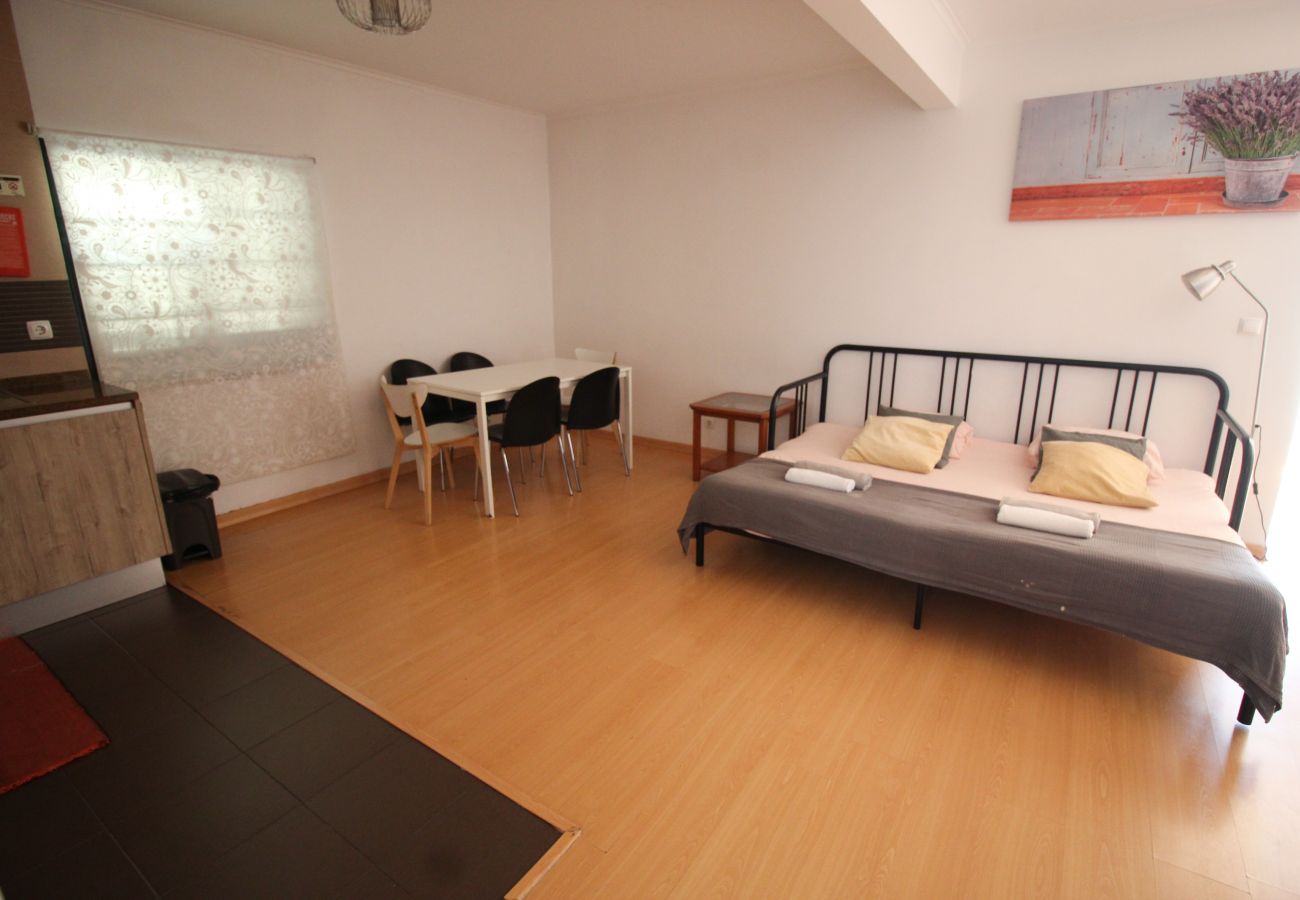 Apartamento em Lisboa - ORIENTE DNA STUDIOS N7