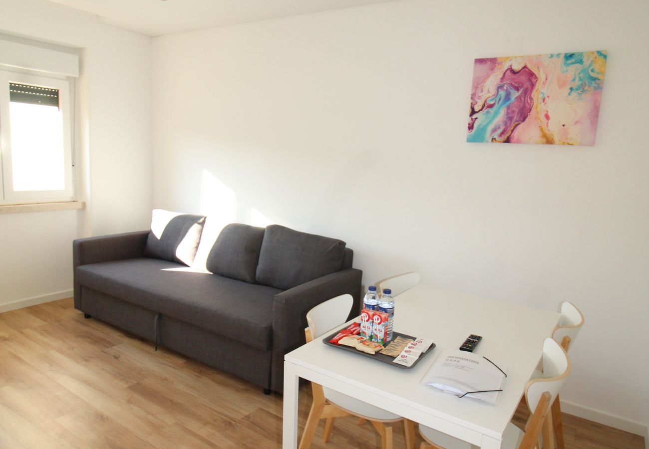 Apartamento en Moscavide - ORIENTE DNA STUDIOS X 1ESQ