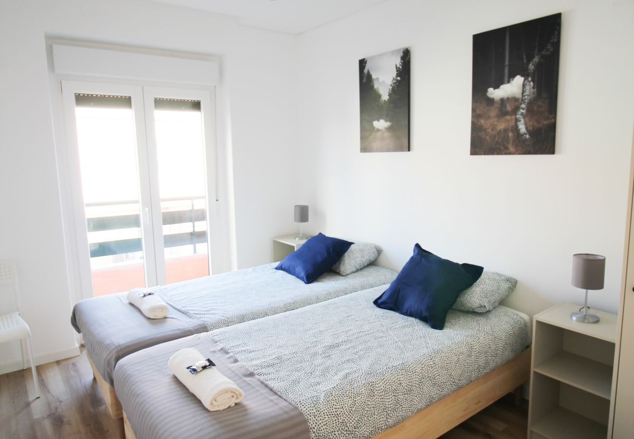 Apartamento en Moscavide - ORIENTE DNA STUDIOS X 1ESQ